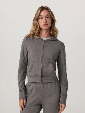 Vuori halo mini full zip hoodie - like new